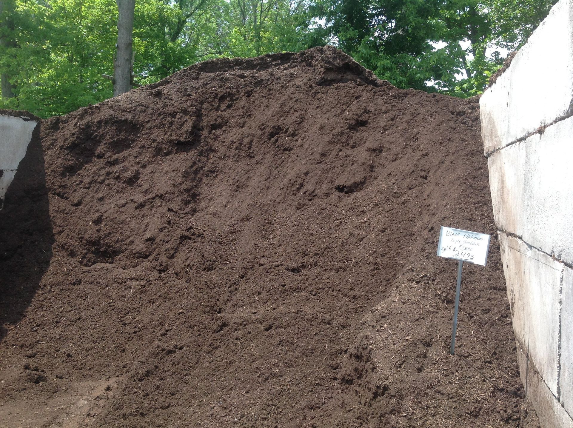 Mulch Burlington, KY Affordable Landscape Supplies